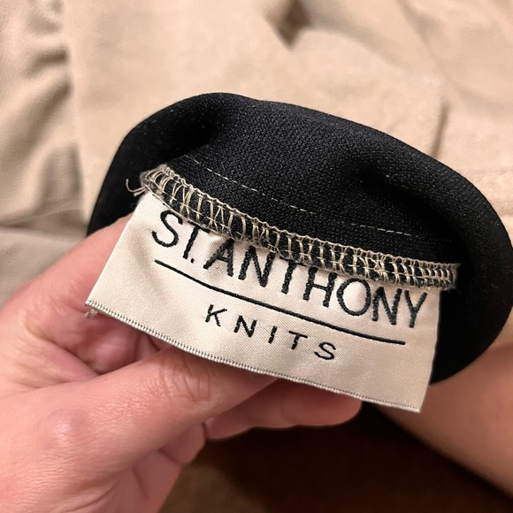 Women’s St. Anthony Knits 18/20W Blouse - Picture 4 of 4